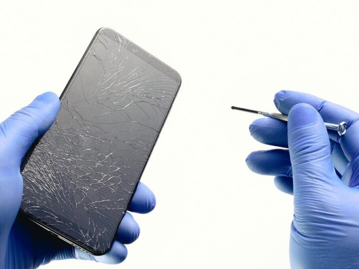 Wymiana szybki w telefonie: ile to kosztuje i na co zwrócić uwagę