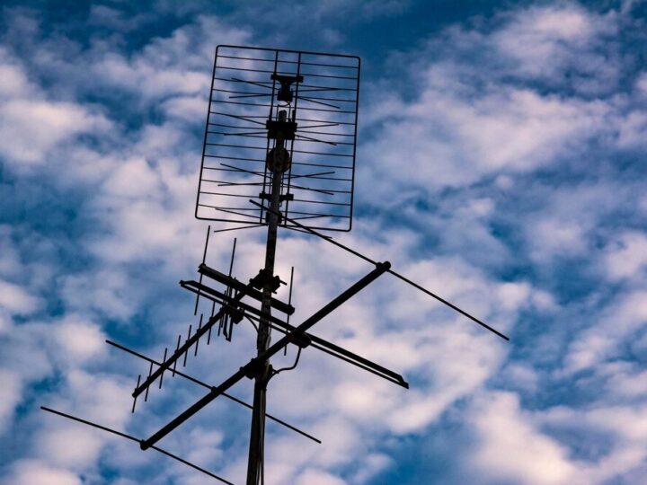Najlepsze anteny do telewizji naziemnej DVB-T2: Poradnik wyboru