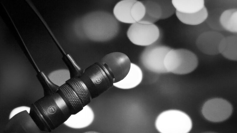 Mikrofony do nagrywania wokalu w domowym studio – porady i rekomendacje