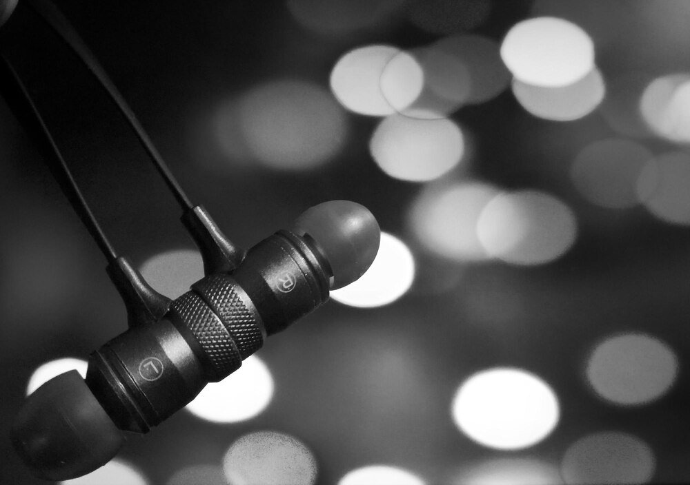 Mikrofony do nagrywania wokalu w domowym studio – porady i rekomendacje